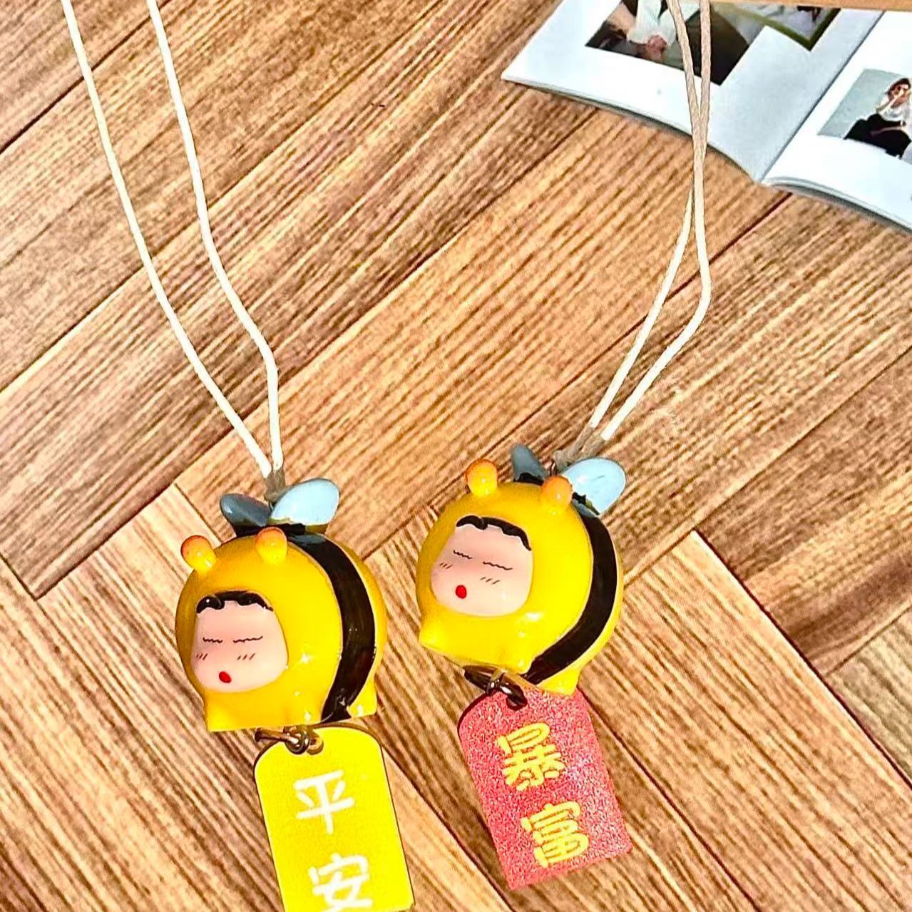 Crayon Shin-chan Bee Cosplay F - Decorative Mirror review and price